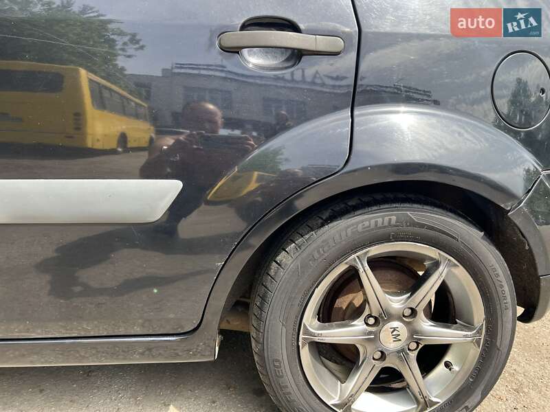 Хэтчбек Ford Fiesta 2006 в Киеве