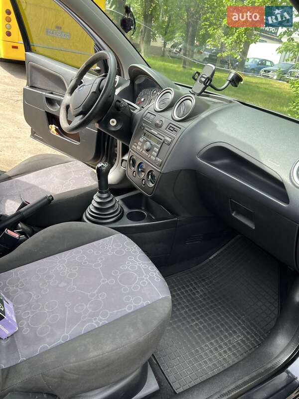 Хэтчбек Ford Fiesta 2006 в Киеве