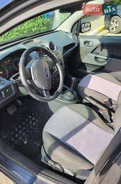 Хэтчбек Ford Fiesta 2008 в 