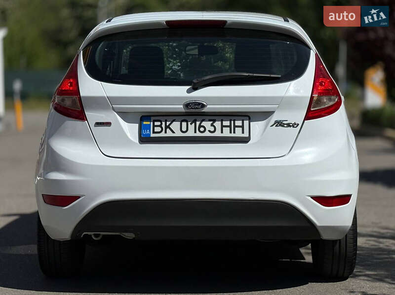 Хэтчбек Ford Fiesta 2010 в Днепре