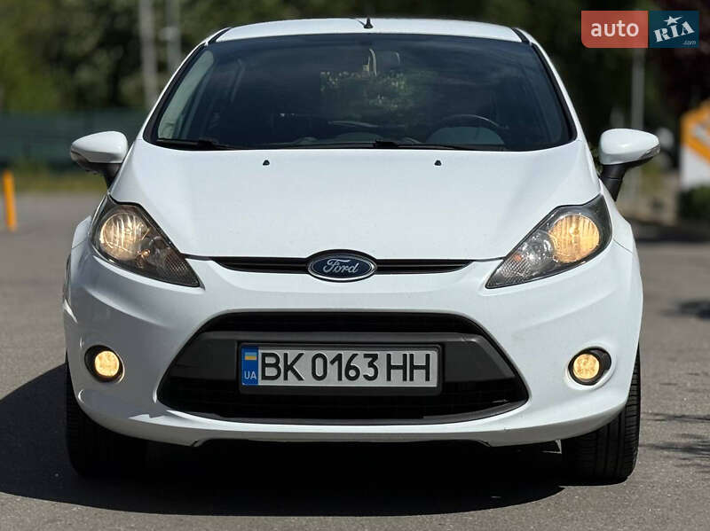 Хэтчбек Ford Fiesta 2010 в Днепре