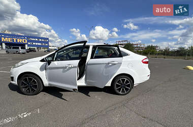 Седан Ford Fiesta 2017 в 