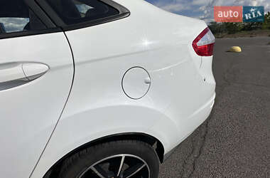 Седан Ford Fiesta 2017 в 