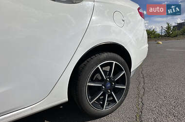 Седан Ford Fiesta 2017 в 