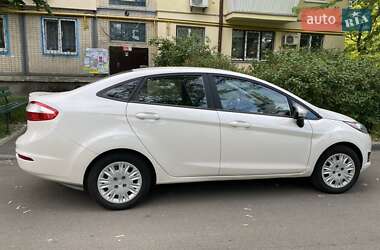 Хетчбек Ford Fiesta 2016 в Києві