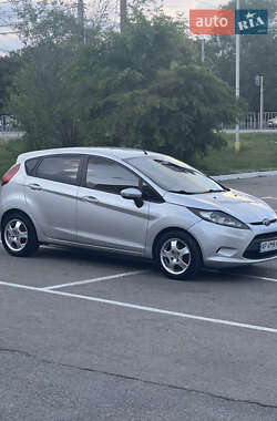 Хэтчбек Ford Fiesta 2011 в 