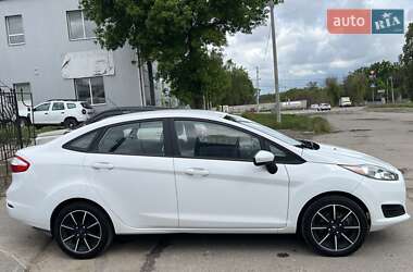 Седан Ford Fiesta 2017 в 