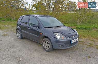 Хетчбек Ford Fiesta 2006 в Кореці