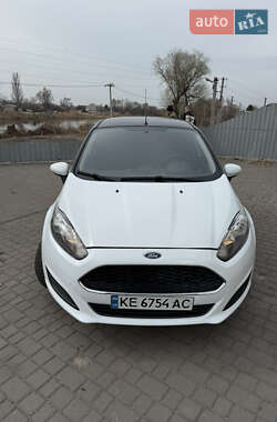 Хетчбек Ford Fiesta 2017 в Дніпрі