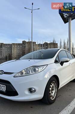 Седан Ford Fiesta 2012 в 