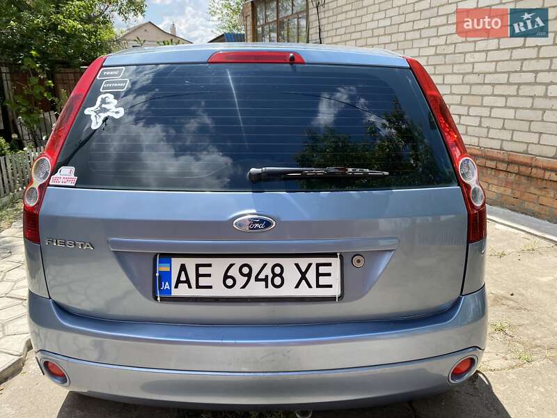 Хэтчбек Ford Fiesta 2006 в Никополе