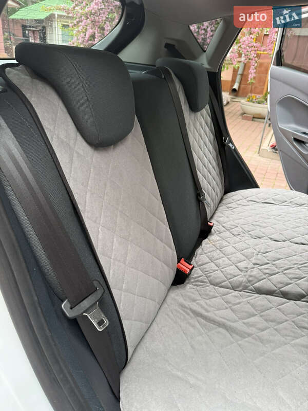 Хетчбек Ford Fiesta 2012 в Дніпрі
