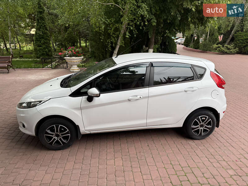 Хетчбек Ford Fiesta 2012 в Дніпрі