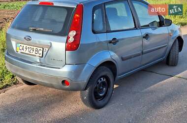 Хетчбек Ford Fiesta 2006 в 