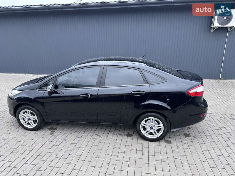 Седан Ford Fiesta 2017 в Львове