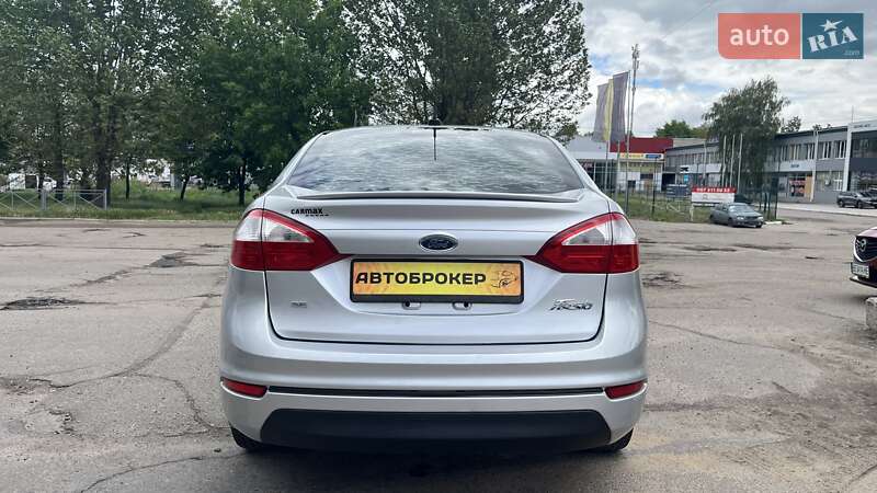 Седан Ford Fiesta 2015 в Миколаєві