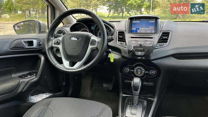 Седан Ford Fiesta 2015 в Миколаєві