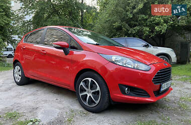 Хетчбек Ford Fiesta 2015 в 