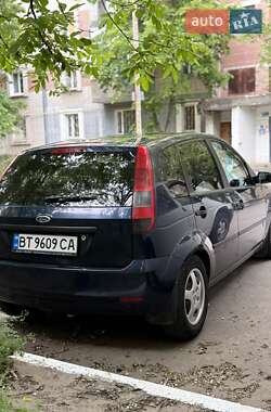 Хэтчбек Ford Fiesta 2004 в 