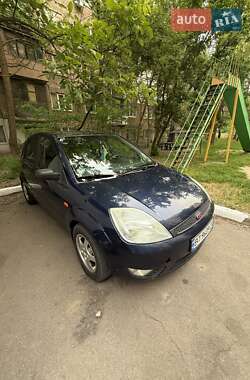 Хэтчбек Ford Fiesta 2004 в 