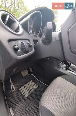 Хэтчбек Ford Fiesta 2016 в 