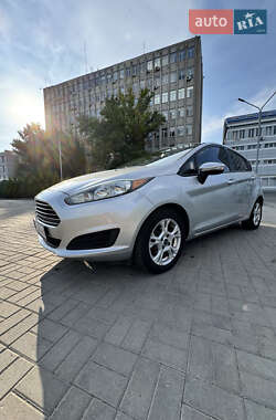 Хэтчбек Ford Fiesta 2013 в 