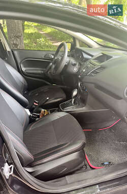 Седан Ford Fiesta 2014 в 