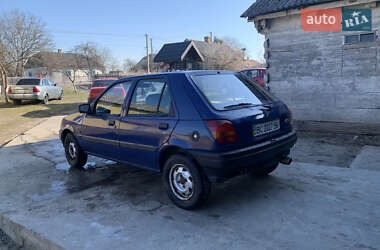 Хэтчбек Ford Fiesta 1992 в 