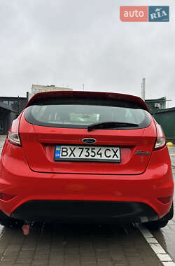 Хэтчбек Ford Fiesta 2015 в 