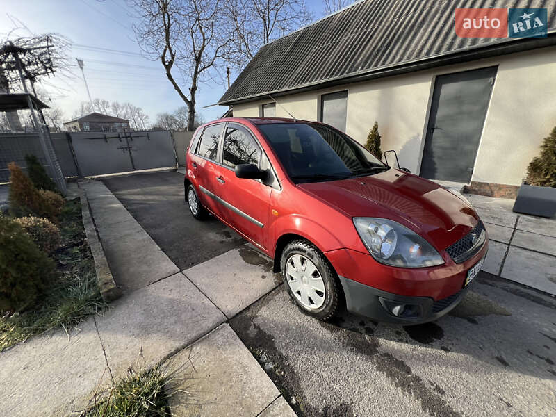 Хетчбек Ford Fiesta 2006 в Дунаївцях