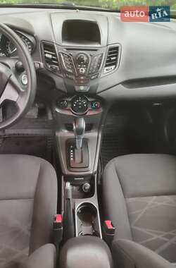 Седан Ford Fiesta 2014 в 