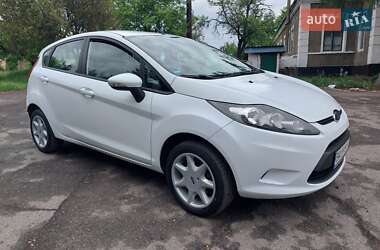 Хетчбек Ford Fiesta 2011 в 