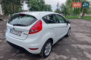 Хетчбек Ford Fiesta 2011 в 