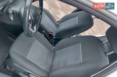 Хетчбек Ford Fiesta 2011 в 