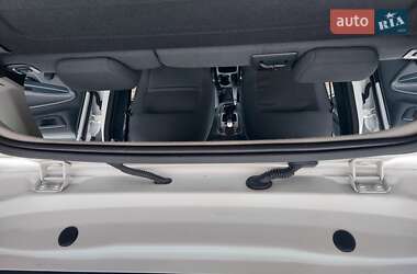 Хетчбек Ford Fiesta 2011 в 