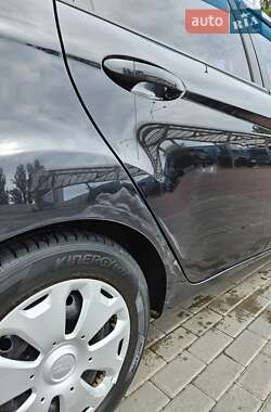 Хэтчбек Ford Fiesta 2012 в 