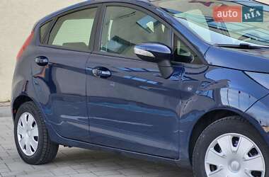 Хетчбек Ford Fiesta 2011 в 