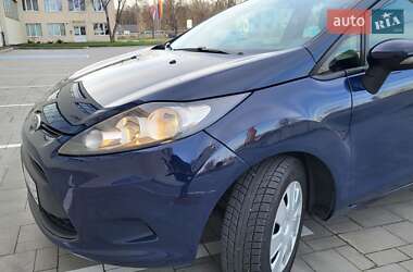Хетчбек Ford Fiesta 2011 в 
