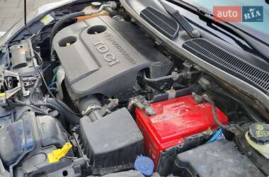 Хетчбек Ford Fiesta 2011 в 