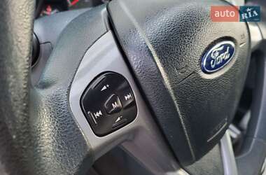 Хетчбек Ford Fiesta 2011 в 