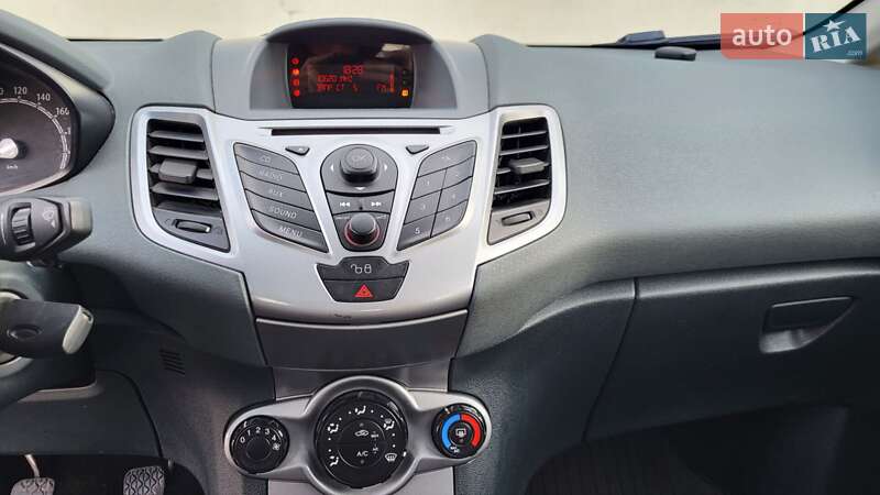 Хэтчбек Ford Fiesta 2011 в Стрые