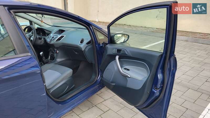 Хэтчбек Ford Fiesta 2011 в Стрые