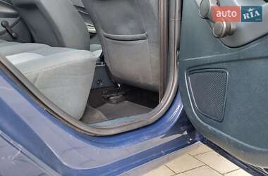 Хетчбек Ford Fiesta 2011 в 