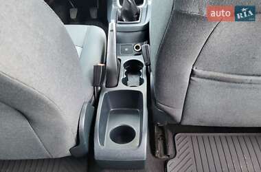 Хетчбек Ford Fiesta 2011 в 