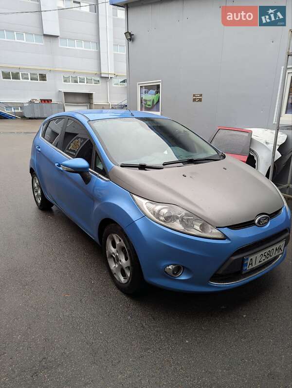 Хэтчбек Ford Fiesta 2009 в 