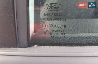 Хэтчбек Ford Fiesta 2013 в 
