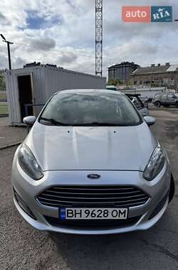 Седан Ford Fiesta 2014 в 
