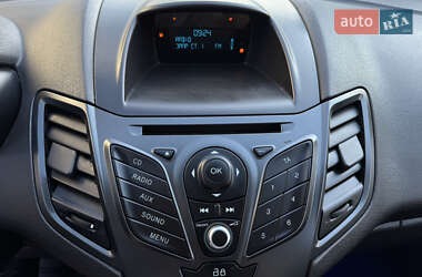 Хэтчбек Ford Fiesta 2013 в 