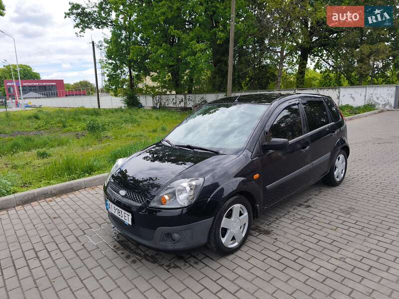Хэтчбек Ford Fiesta 2008 в 