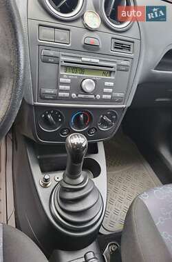 Хэтчбек Ford Fiesta 2008 в 